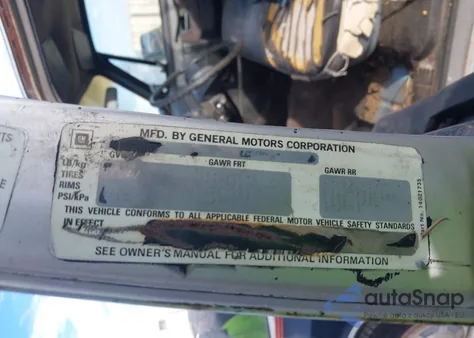 1984 Chevrolet C20 из США, поврежденный, VIN 1GCGC24M7EJ105702